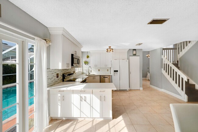 Foto del edificio - 14150 Oak Ridge Dr