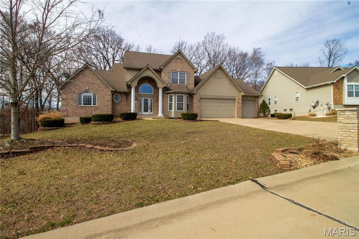 Primary Photo - Welcome to this beautiful 3-bedroom spacio...