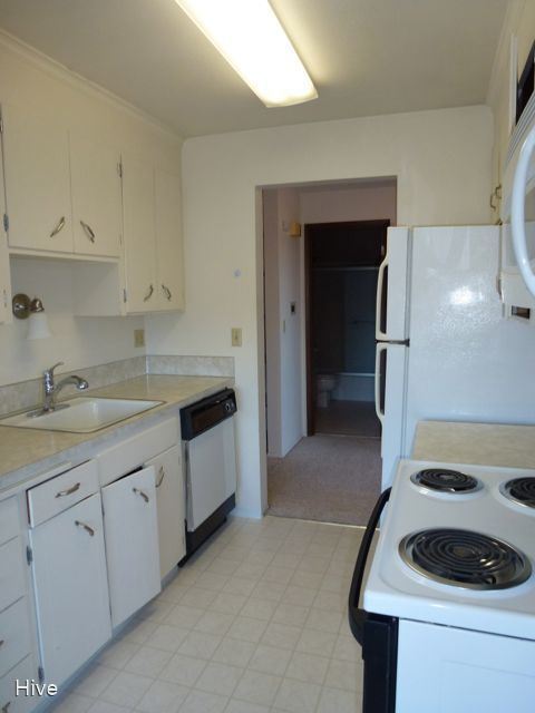 Primary Photo - 7101 Roosevelt Way NE