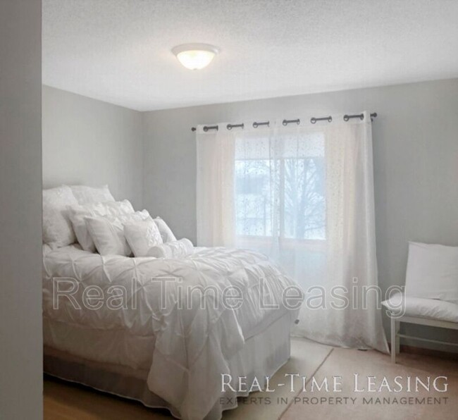Foto del edificio - 9243 E Point Douglas Ln S