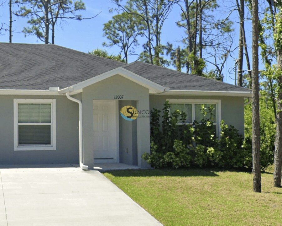Foto principal - 12007 Henley Ave