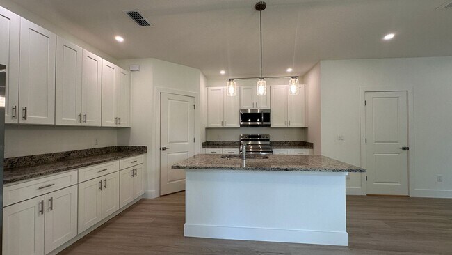 Foto del edificio - 294 NE Triplet Dr