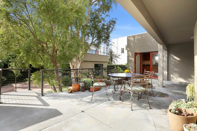 Building Photo - 217 Ashland Ave