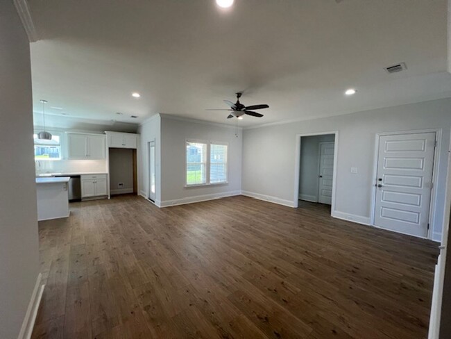 Building Photo - Beautiful 4b/2bath Home in Valdosta, Ga!