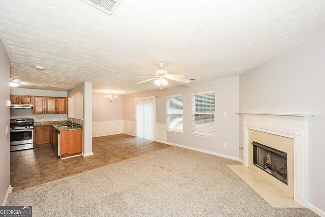 Foto del edificio - 9497 Lakeview Rd