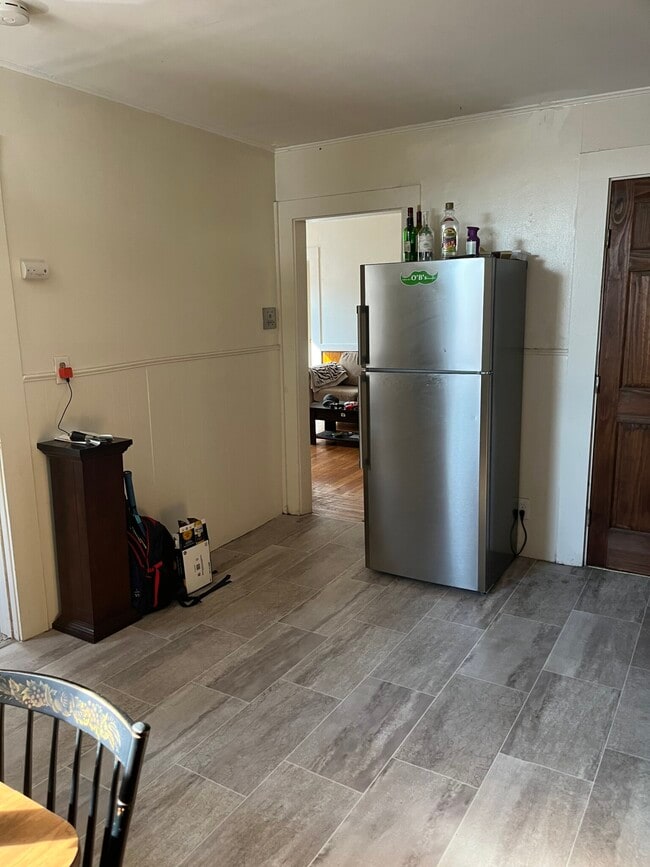 Building Photo - 53 W 7th St