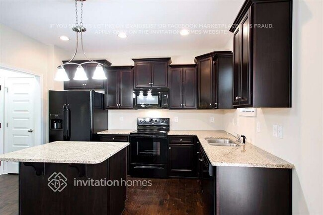 Building Photo - 117 Verrazano Pl