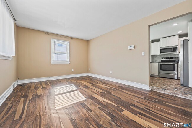 Foto del edificio - 33 Harland Ave