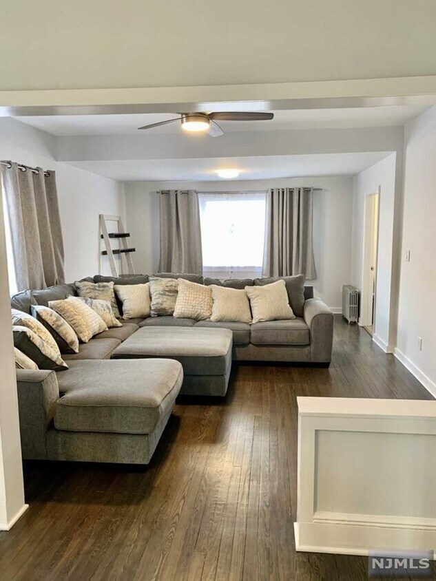 Foto principal - 281 N 5th St
