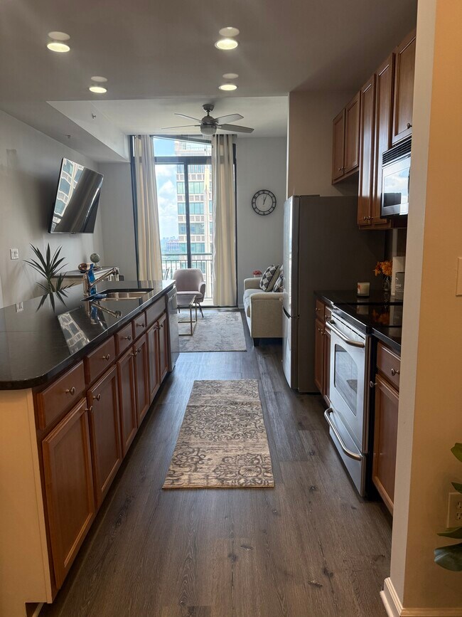 Foto del edificio - 3040 Peachtree Rd NW