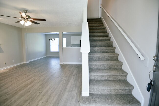 Building Photo - Adorable Cape Cod*Highly Sought After Subd...