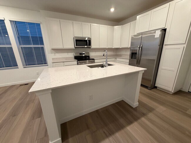 Building Photo - Nothing Beats New!