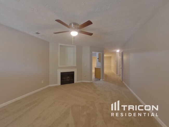 Foto del edificio - 492 Cathedral Dr