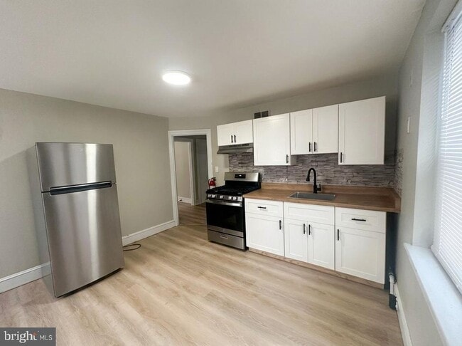 Foto del edificio - 1109 W James St