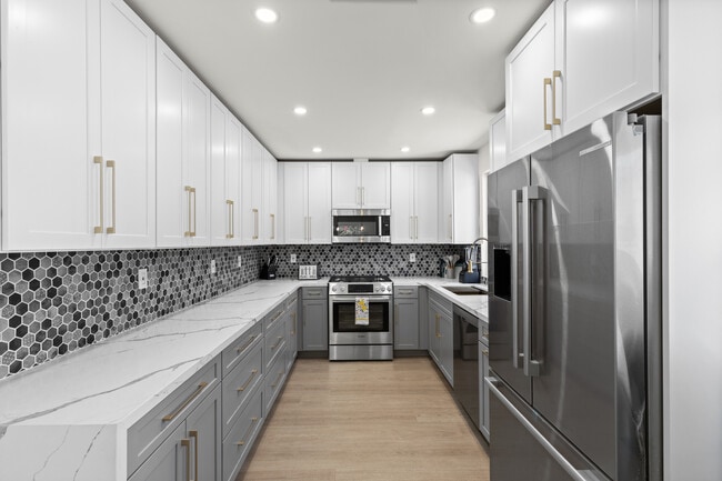 Building Photo - 9038 Whitaker Ave