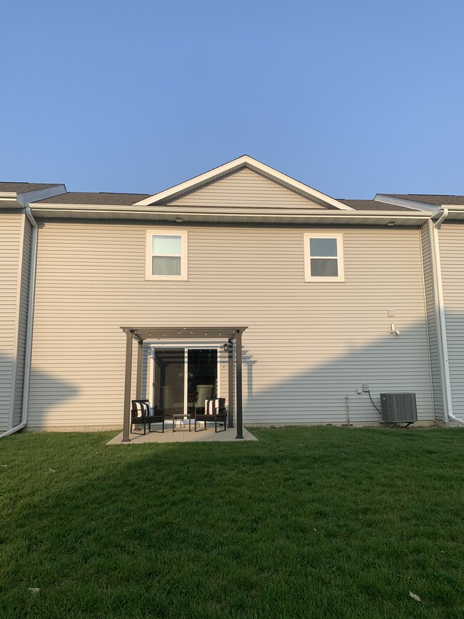Building Photo - 1217 Ronald Way
