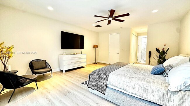 Foto del edificio - 814 NE 19th Ave