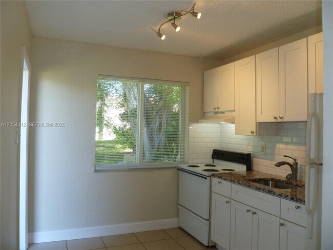 Building Photo - 428 NW 21st Terrace