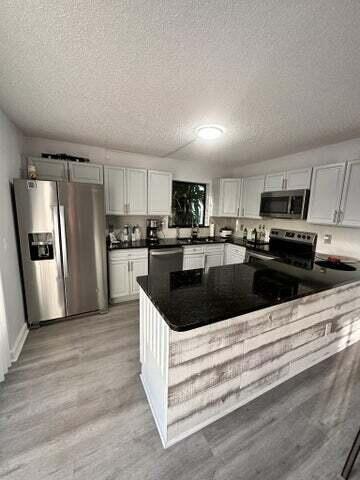 Building Photo - 4019 Palm Bay Cir