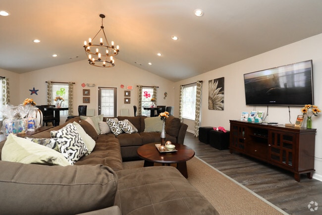 Leasing Office - Square at Lawrenceville