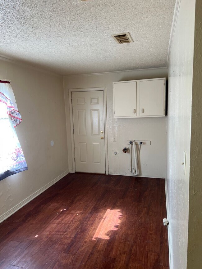 Foto del edificio - Cute 2 br 1 bath house