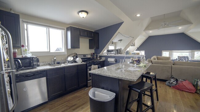 Kitchen - 1404 N Noble St