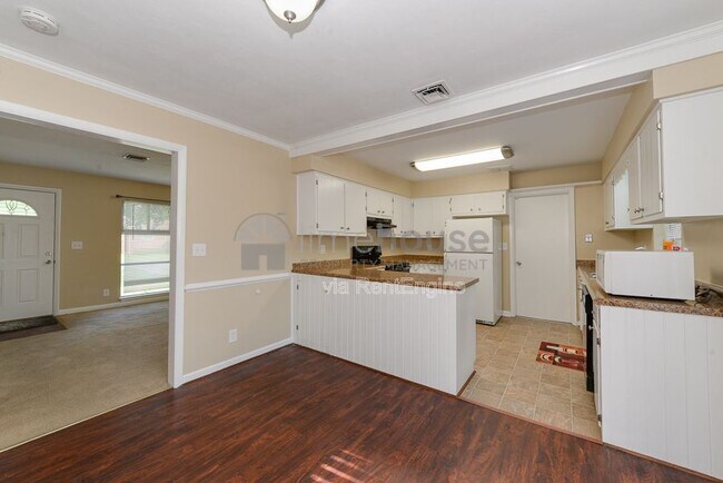 Foto del edificio - 290 Sedgefield Ave