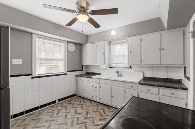 Building Photo - 10050 Diamond Dr