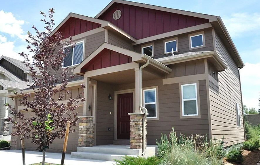 Foto principal - 2464 Sierra Springs Dr