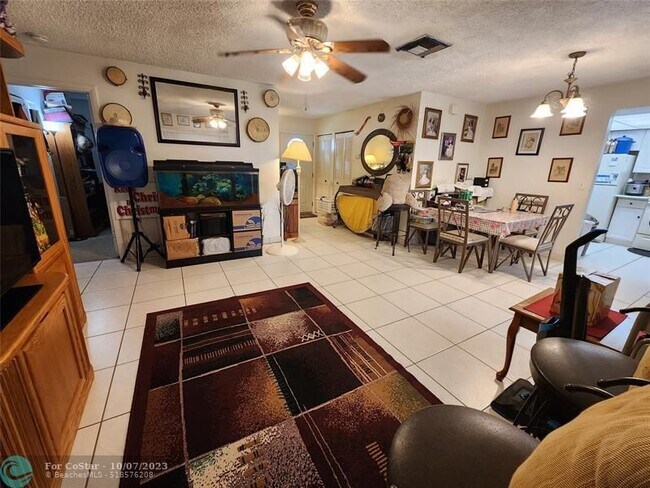 Foto del edificio - 7262 SW 1st St