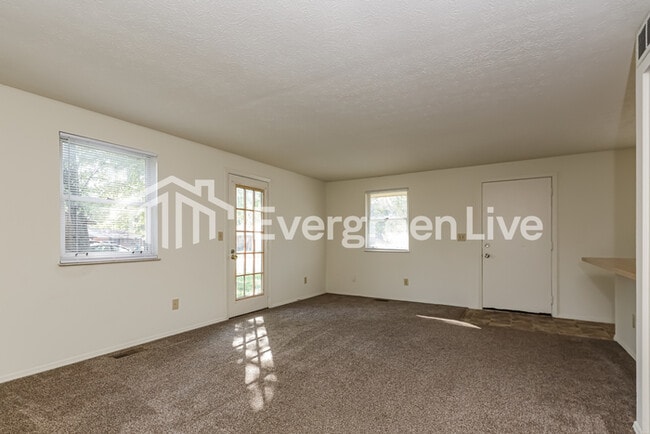 Building Photo - 8197 Mount Washington Dr