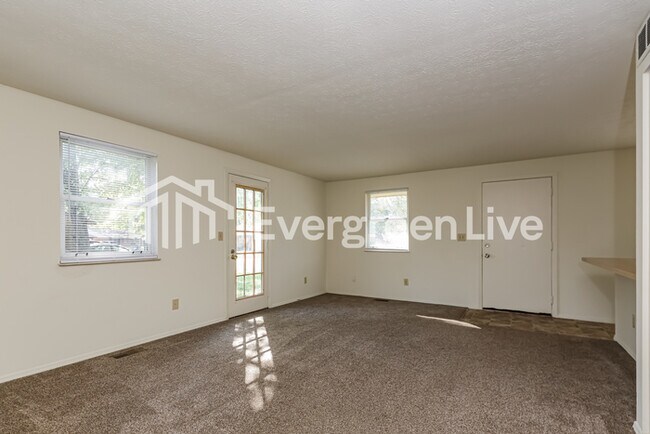 Foto del edificio - 8197 Mount Washington Dr