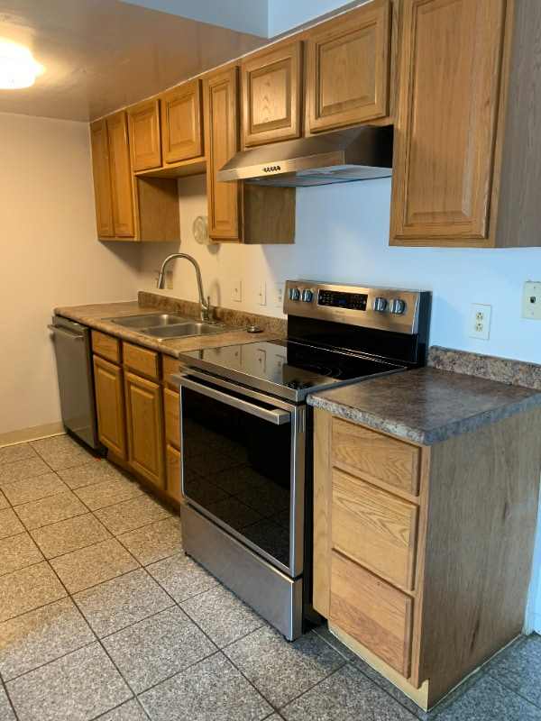 Photo - 728 Ohio Pike (Cincinnati, OH)