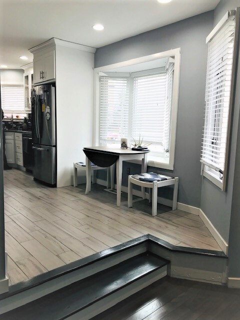 Dining area - 161 Grove St