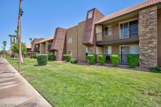 Foto del edificio - 5081 River Glen Dr