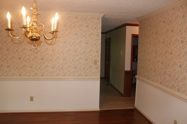 Building Photo - 202 Admiral Ct