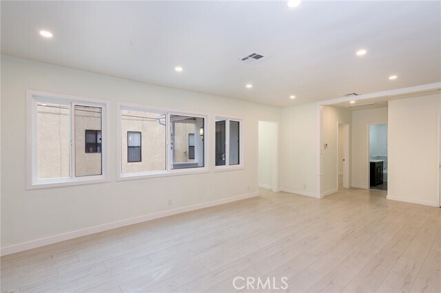 Foto del edificio - 5746 Klump Ave