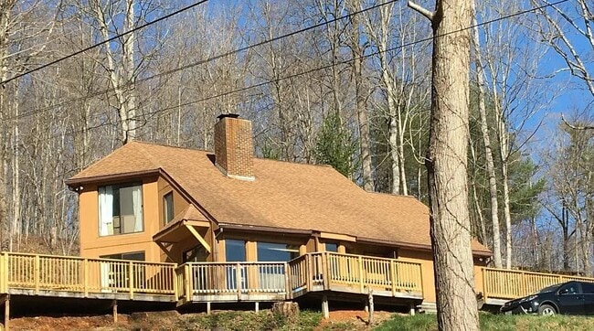 Front of house - 983 Brattle Ln