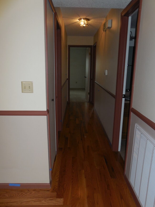 Building Photo - 918 Fontmore Rd