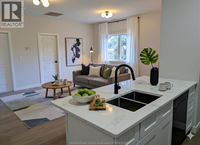 Photo du bâtiment - 926-928 Giles BOULEVARD Unit# 5