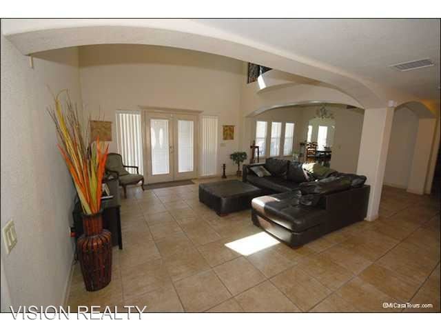 Building Photo - 4 br, 3 bath House - 1040 Los Moros