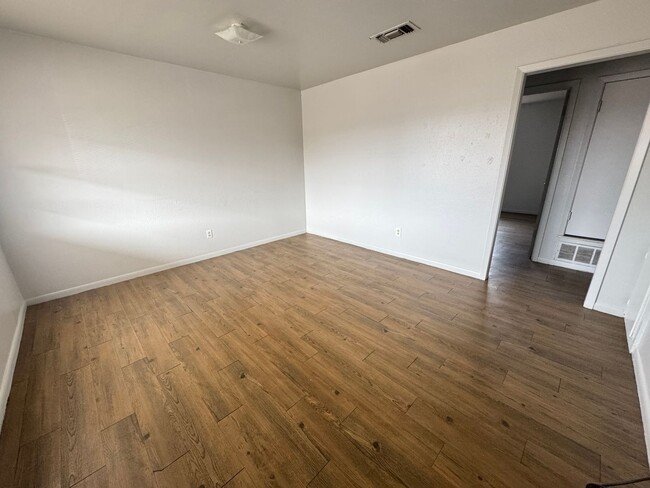 Foto del edificio - 611 Sunset Ln