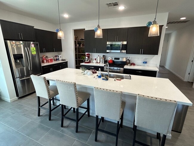 Building Photo - Modern-Fully Furnished-Home for Rent