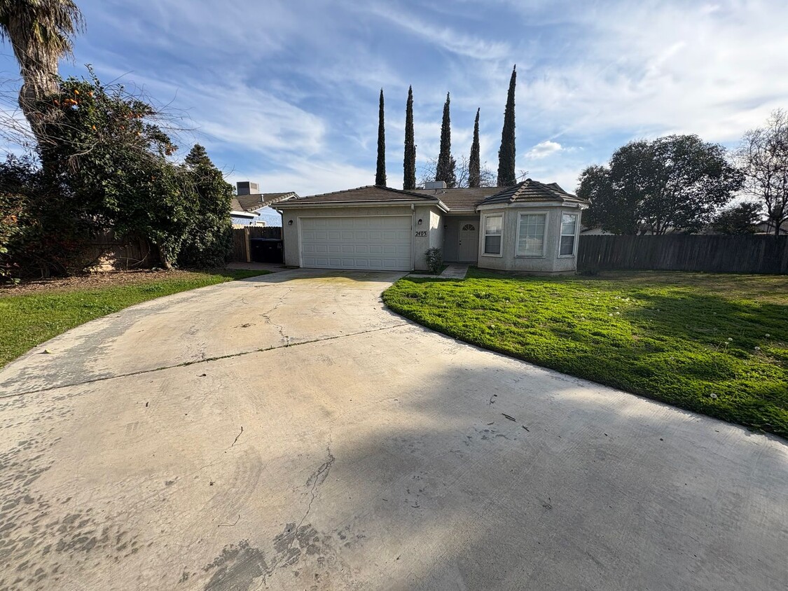 Primary Photo - NW Visalia Home Rent Ready!