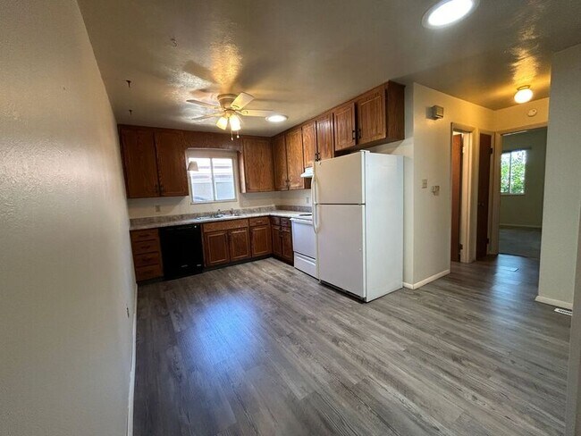 Foto del edificio - 4127 Tulip Way