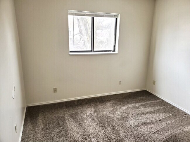 Foto del edificio - Logan 4-plex