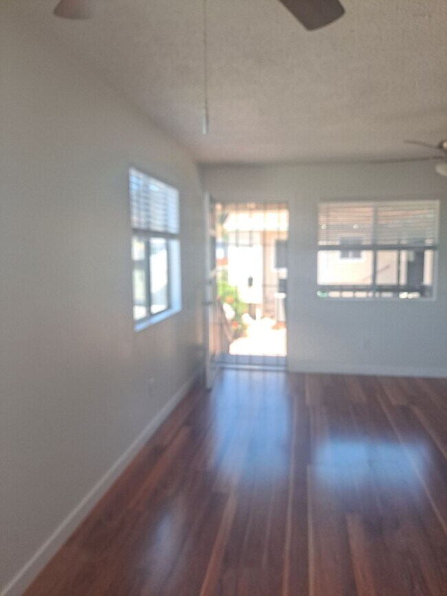 Foto del edificio - 5847-5849 Mildred St