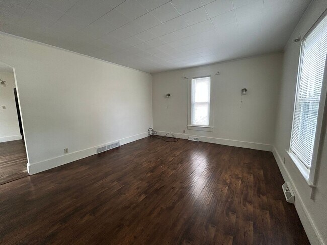 Foto del edificio - Single Family Home with Spacious Back Yard