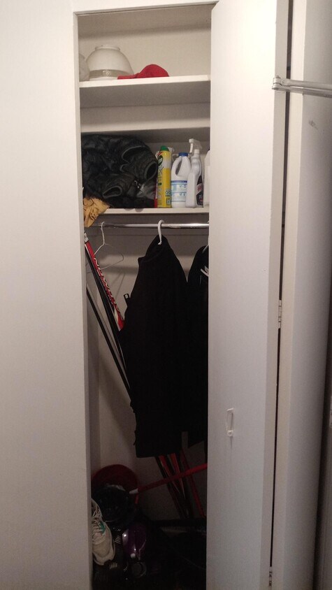 Closet 2 - 500 Des Pins