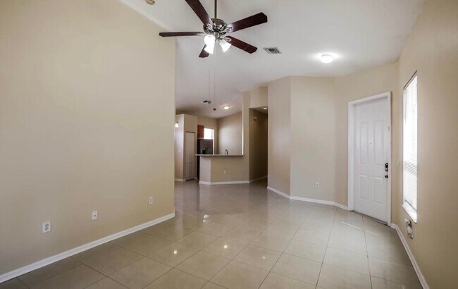 Foto del edificio - 2151 NE 37th Rd